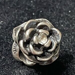Charm memories Sterling Silver Rose charm with cubic zirconia in the middle